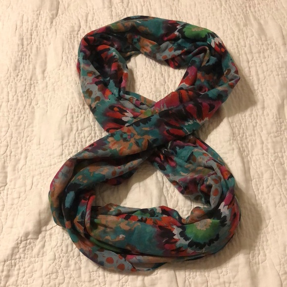 Francesca’s Infinity Scarf - Picture 1 of 2